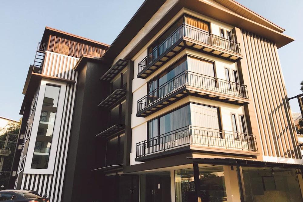Hotel Tuck Me In Chiang Mai Exterior foto